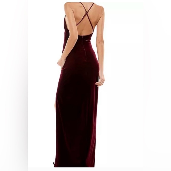Teeze Me Velvet high-slit dress. Size: 7/8 Burgundy Velvet Gown prom, wedding - Picture 3 of 15